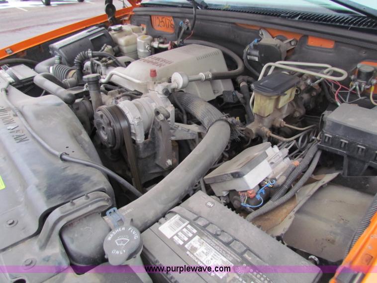 image for item B7113 1998 Chevrolet C2500 pickup truck