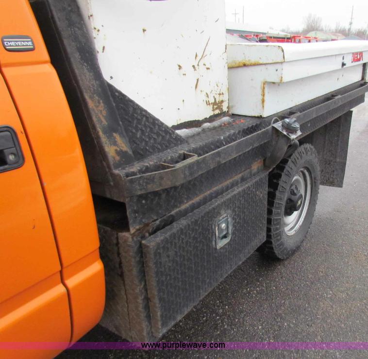 image for item B7113 1998 Chevrolet C2500 pickup truck