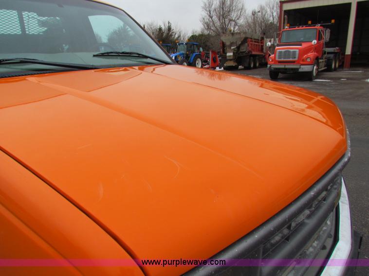 image for item B7113 1998 Chevrolet C2500 pickup truck