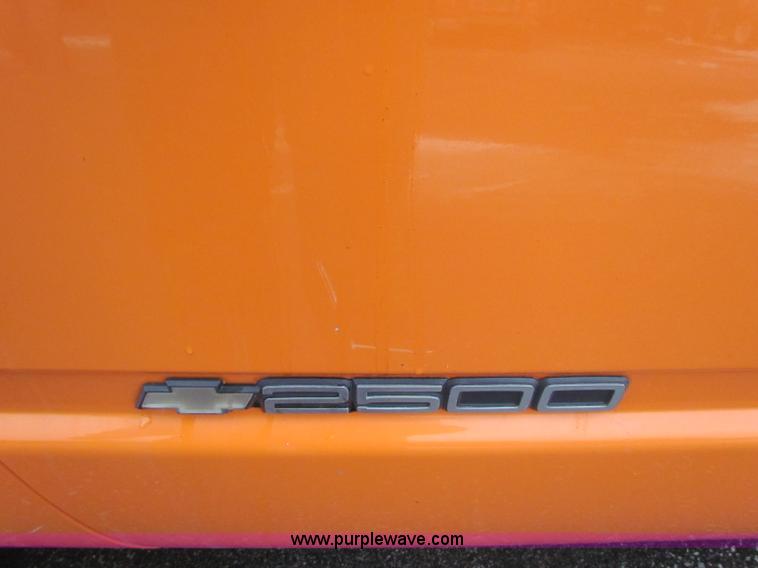 image for item B7113 1998 Chevrolet C2500 pickup truck