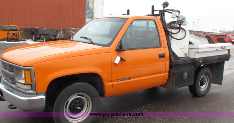 image for item B7113 1998 Chevrolet C2500 pickup truck