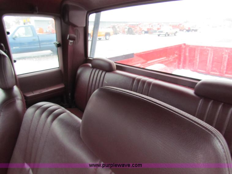 image for item B7117 1998 Chevrolet C1500 extended cab pickup truck