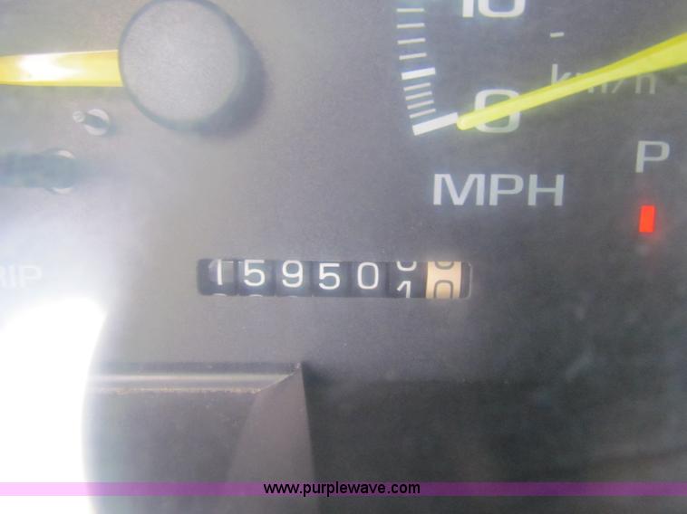 image for item B7117 1998 Chevrolet C1500 extended cab pickup truck