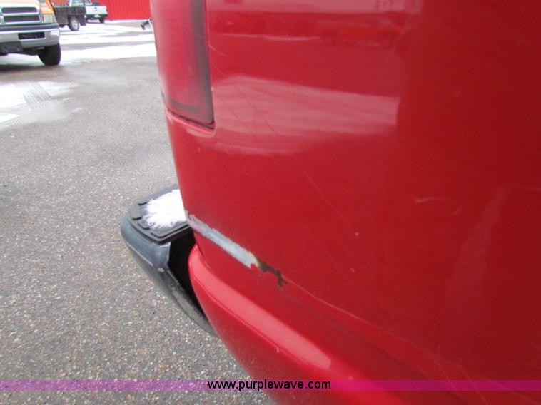image for item B7117 1998 Chevrolet C1500 extended cab pickup truck