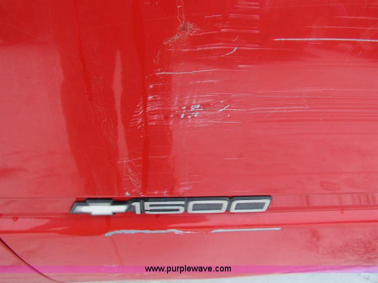 image for item B7117 1998 Chevrolet C1500 extended cab pickup truck