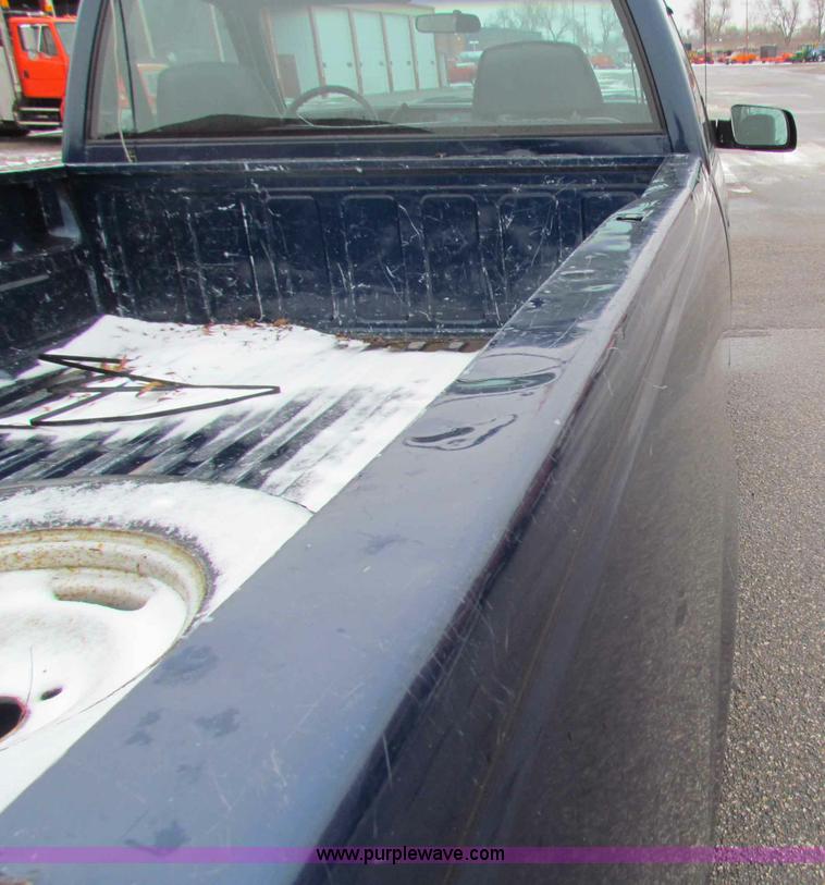 image for item B7118 1998 Chevrolet C1500 pickup truck