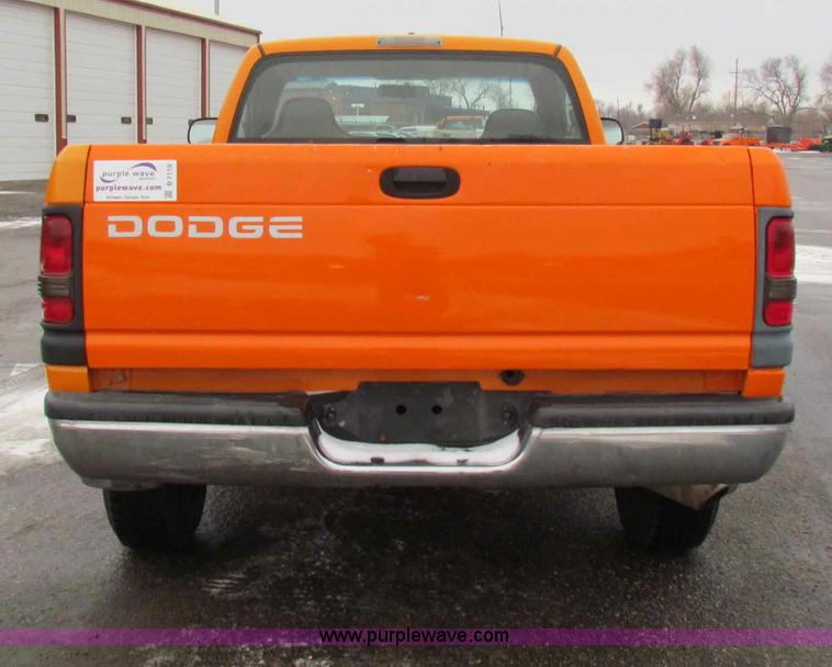 image for item B7119 2001 Dodge Ram 2500 pickup truck