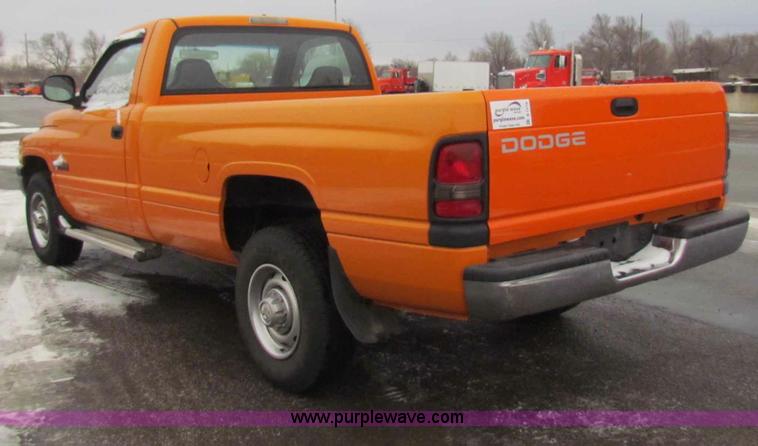 image for item B7119 2001 Dodge Ram 2500 pickup truck
