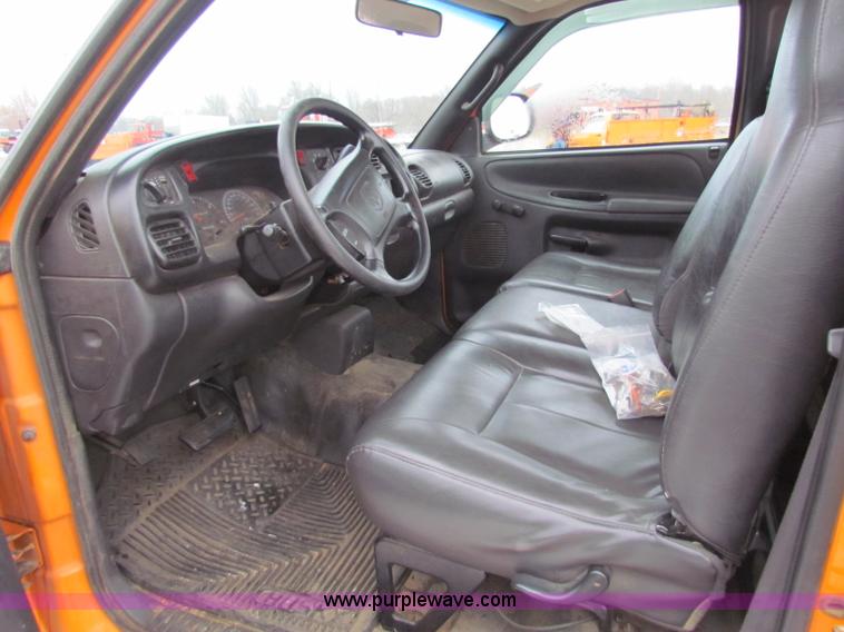 image for item B7119 2001 Dodge Ram 2500 pickup truck