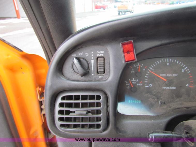 image for item B7119 2001 Dodge Ram 2500 pickup truck
