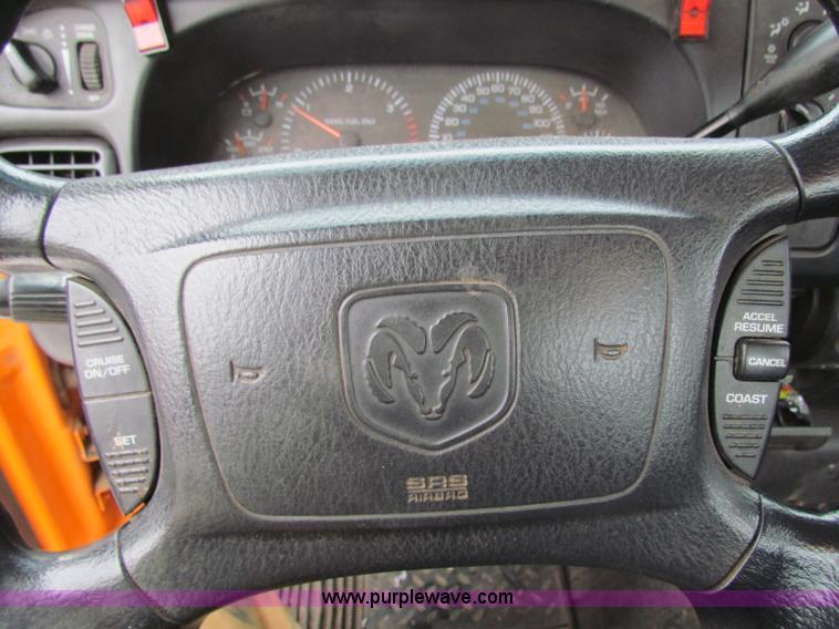 image for item B7119 2001 Dodge Ram 2500 pickup truck