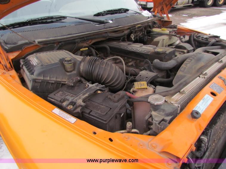 image for item B7119 2001 Dodge Ram 2500 pickup truck
