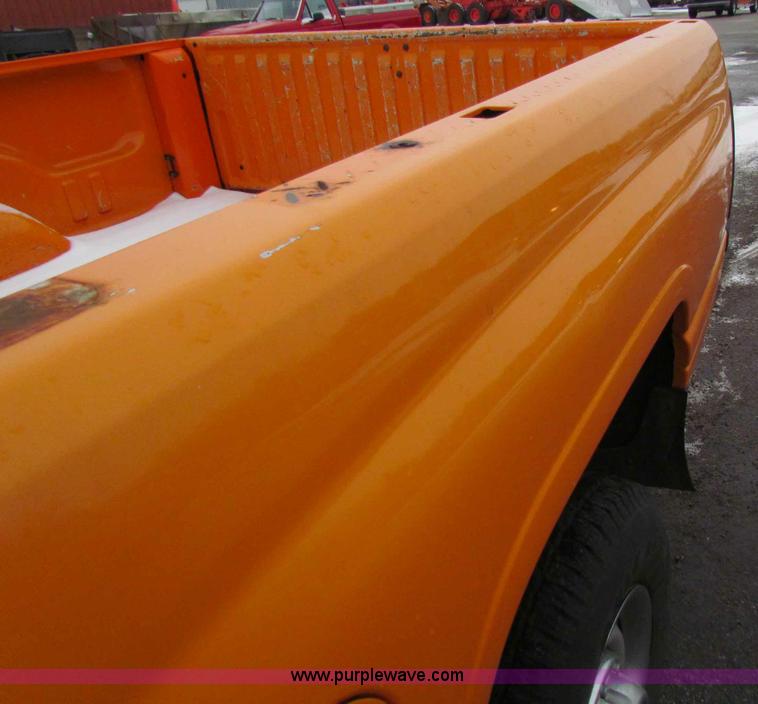 image for item B7119 2001 Dodge Ram 2500 pickup truck