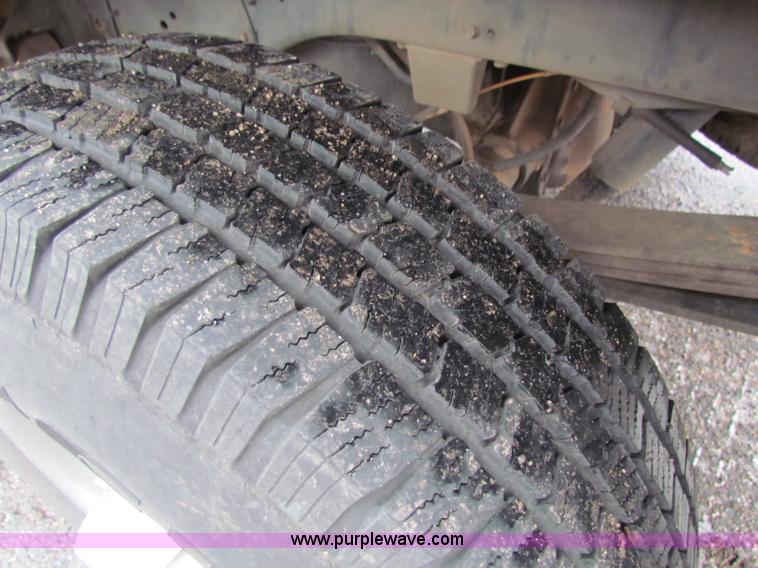image for item B7119 2001 Dodge Ram 2500 pickup truck