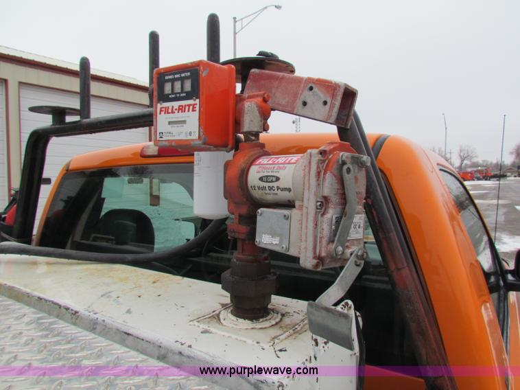 image for item B7120 2002 Chevrolet Silverado 2500HD pickup truck