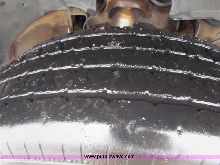 image for item B7120 2002 Chevrolet Silverado 2500HD pickup truck