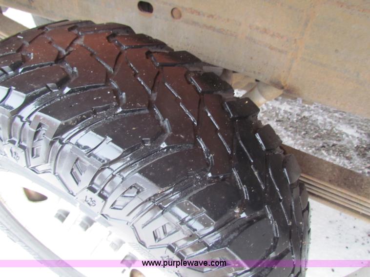 image for item B7120 2002 Chevrolet Silverado 2500HD pickup truck