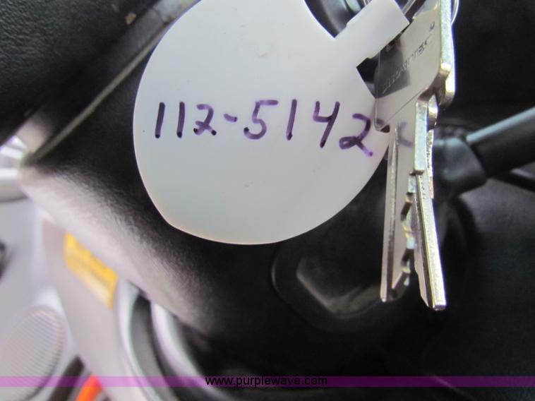 image for item B7120 2002 Chevrolet Silverado 2500HD pickup truck