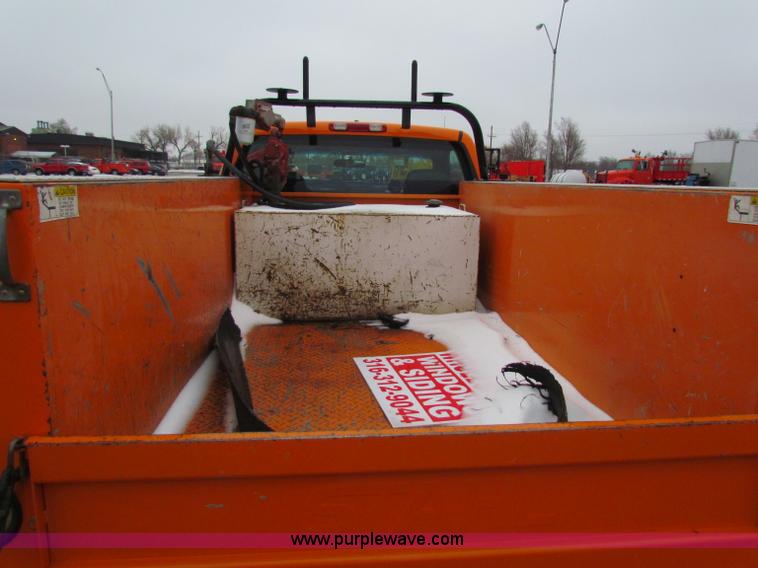 image for item B7121 2002 Chevrolet C2500HD pickup truck