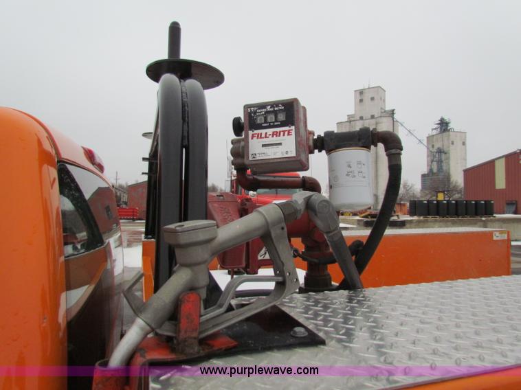 image for item B7121 2002 Chevrolet C2500HD pickup truck