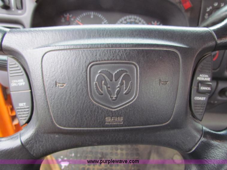 image for item B7122 2001 Dodge Ram 2500 pickup truck