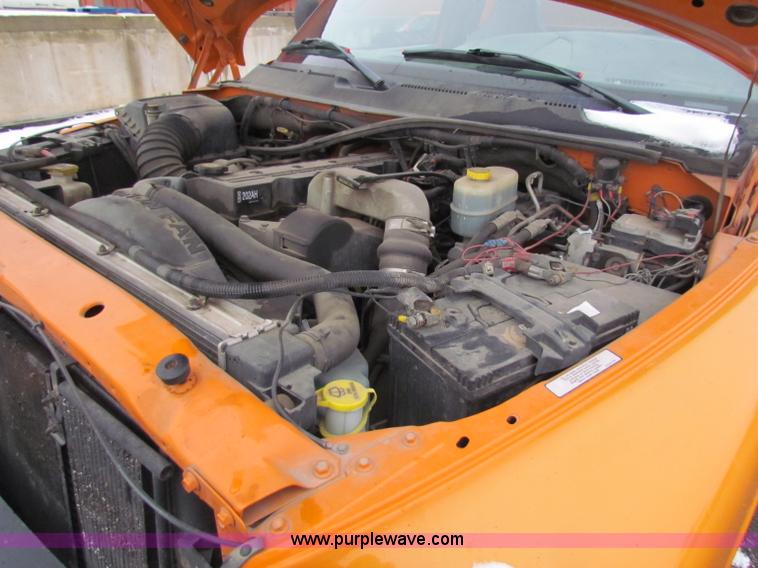 image for item B7122 2001 Dodge Ram 2500 pickup truck