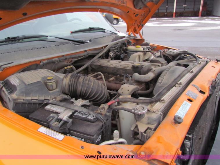 image for item B7122 2001 Dodge Ram 2500 pickup truck
