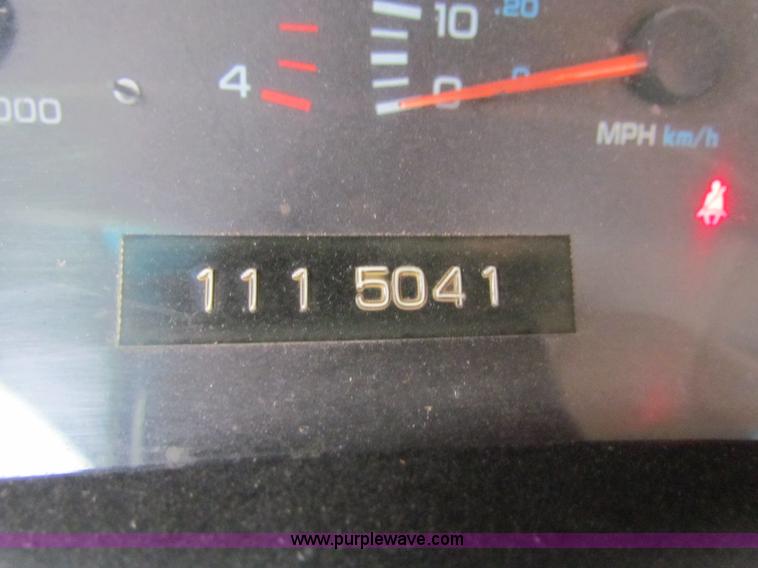 image for item B7122 2001 Dodge Ram 2500 pickup truck