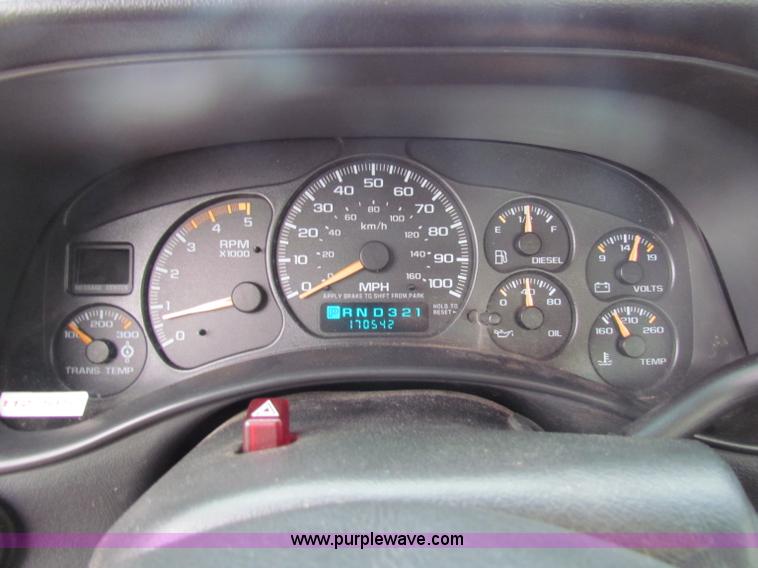 image for item B7123 2002 Chevrolet Silverado 2500HD pickup truck