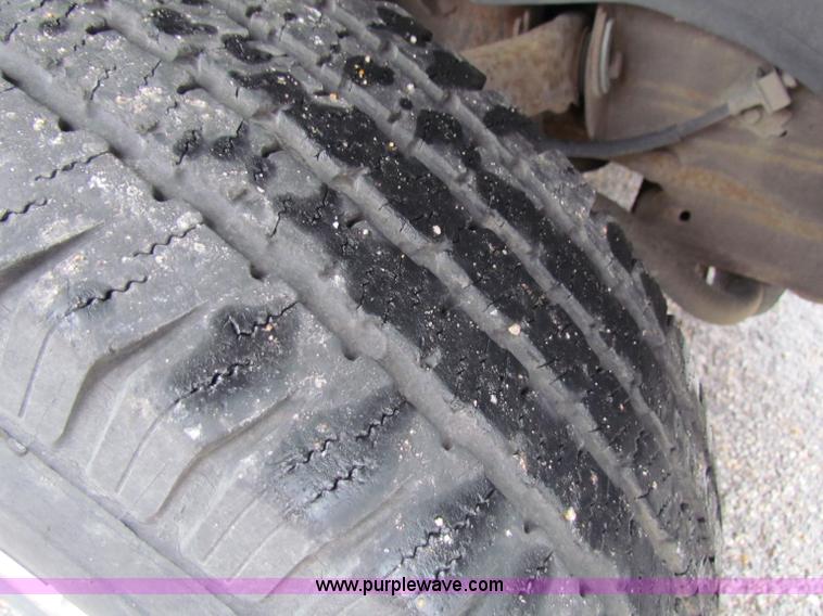 image for item B7123 2002 Chevrolet Silverado 2500HD pickup truck