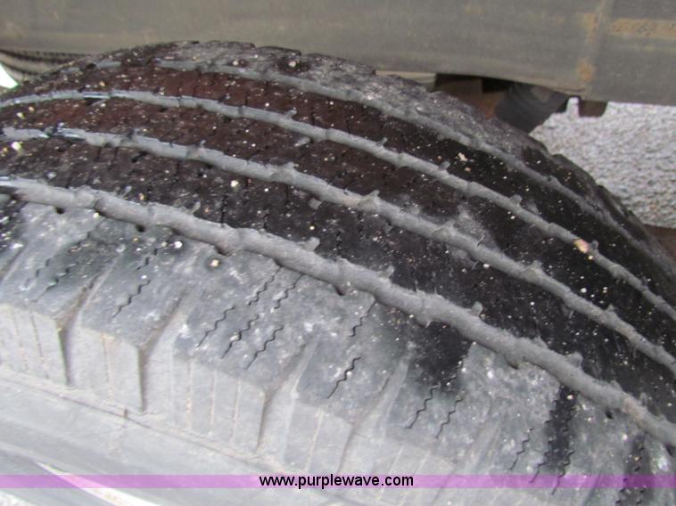 image for item B7123 2002 Chevrolet Silverado 2500HD pickup truck