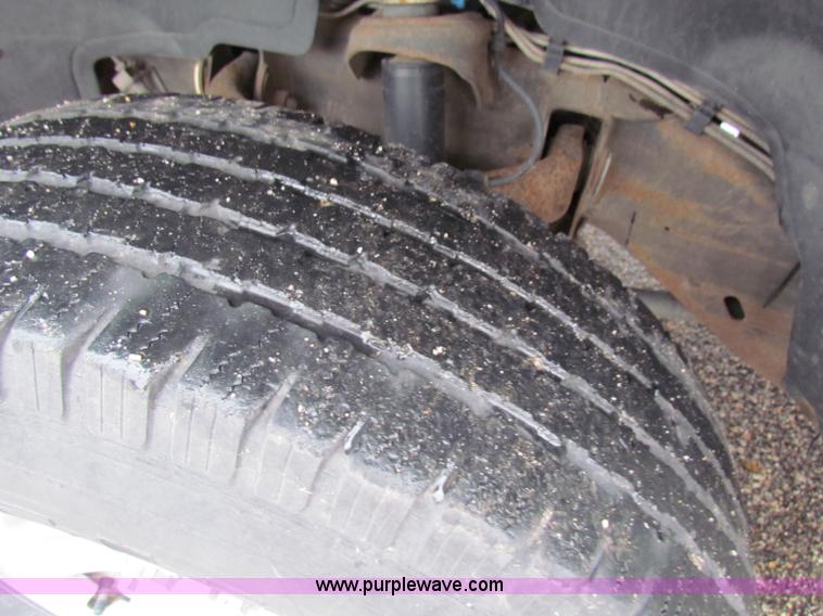 image for item B7123 2002 Chevrolet Silverado 2500HD pickup truck