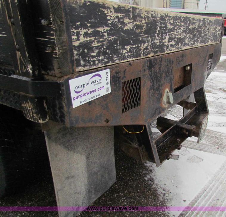 image for item B7124 2002 Chevrolet C2500HD pickup truck