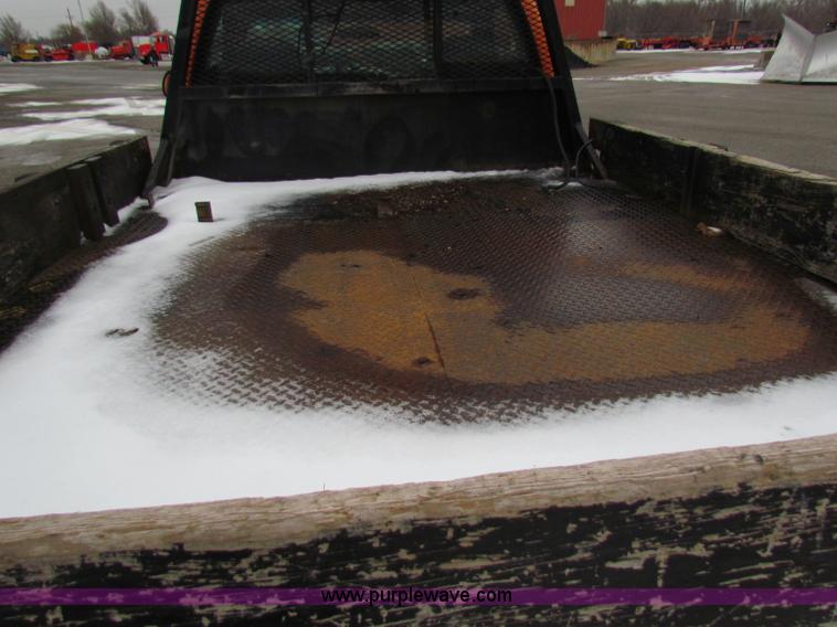 image for item B7124 2002 Chevrolet C2500HD pickup truck