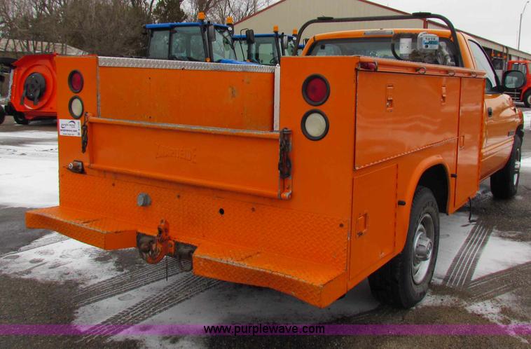 image for item B7125 2001 Dodge Ram 2500 pickup truck