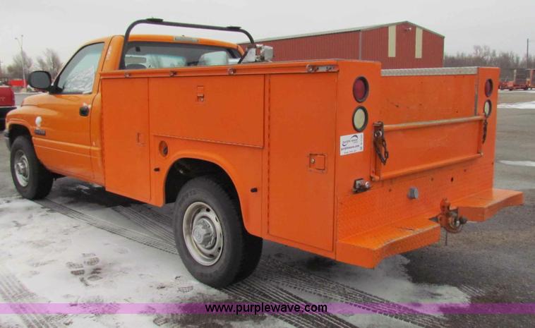 image for item B7125 2001 Dodge Ram 2500 pickup truck