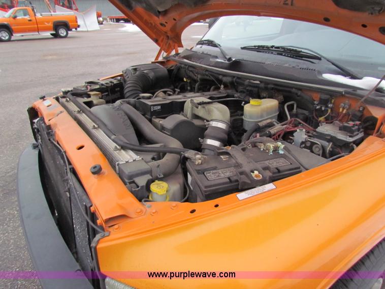 image for item B7125 2001 Dodge Ram 2500 pickup truck