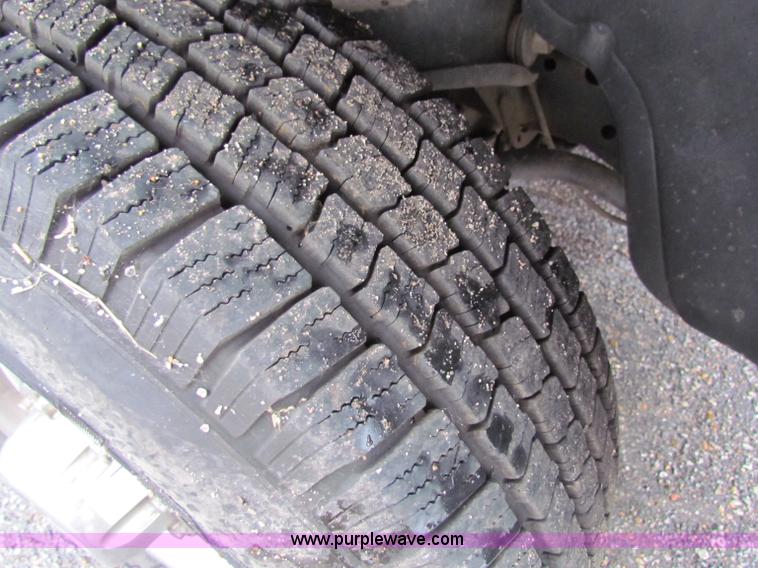 image for item B7125 2001 Dodge Ram 2500 pickup truck