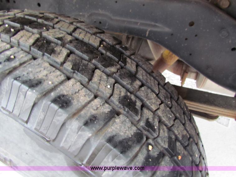 image for item B7125 2001 Dodge Ram 2500 pickup truck