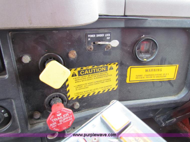 image for item B7126 1997 International 4900 tandem axle dump truck