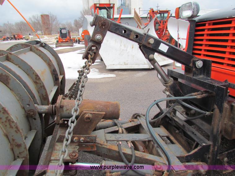 image for item B7126 1997 International 4900 tandem axle dump truck