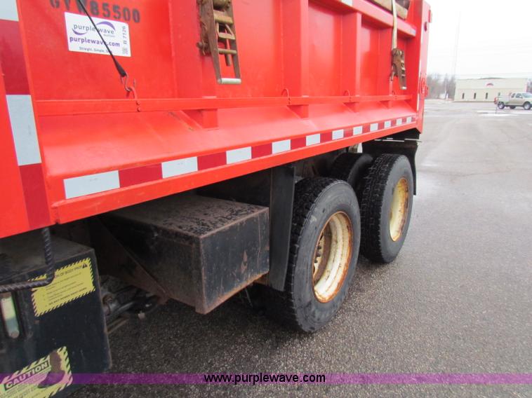 image for item B7126 1997 International 4900 tandem axle dump truck