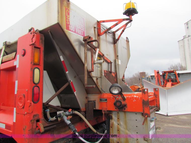 image for item B7126 1997 International 4900 tandem axle dump truck