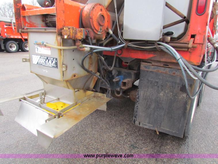 image for item B7126 1997 International 4900 tandem axle dump truck