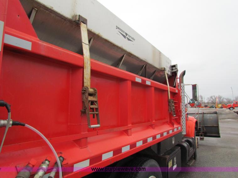 image for item B7126 1997 International 4900 tandem axle dump truck