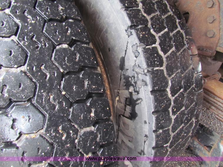 image for item B7126 1997 International 4900 tandem axle dump truck