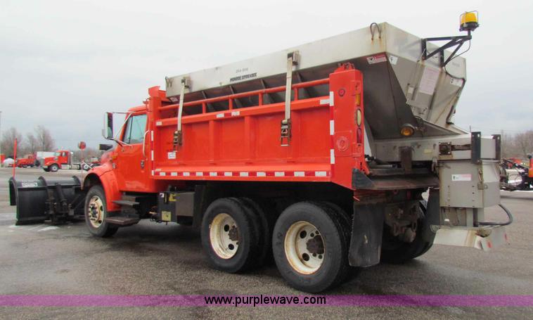 image for item B7127 1999 International 4900 tandem axle dump truck