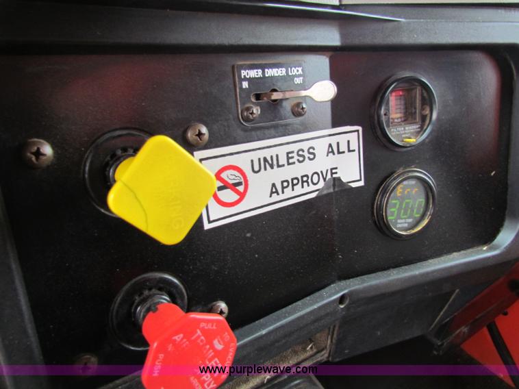 image for item B7127 1999 International 4900 tandem axle dump truck