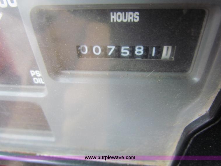 image for item B7127 1999 International 4900 tandem axle dump truck