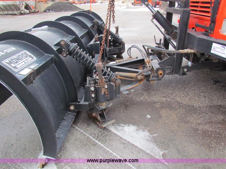 image for item B7127 1999 International 4900 tandem axle dump truck